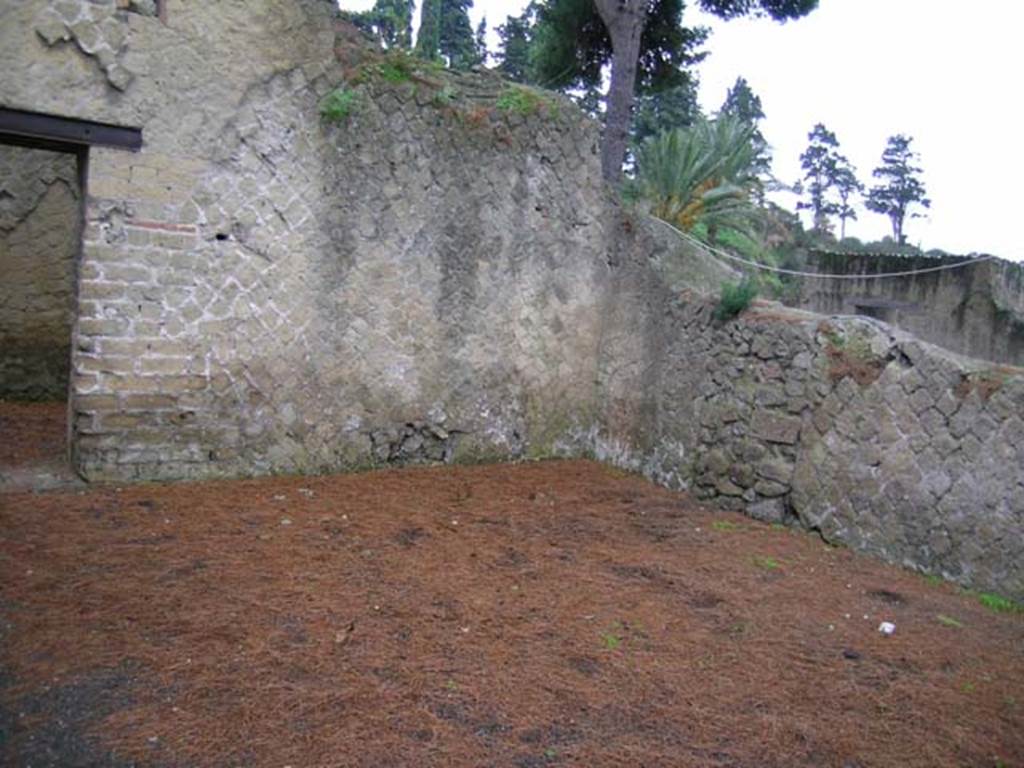 Ins. Or. II, 1, Herculaneum. December 2008. Looking towards south-east corner of shop-room. Photo courtesy of Nicolas Monteix.